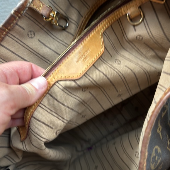 Authentic Louis Vuitton shoulder bag - Picture 6 of 10